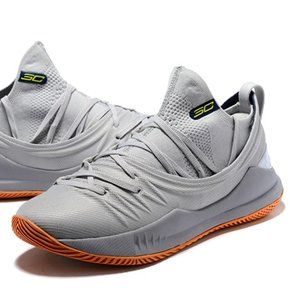 Under Armour Mens Curry 5 Sneakers Ivory Gum size 10.5